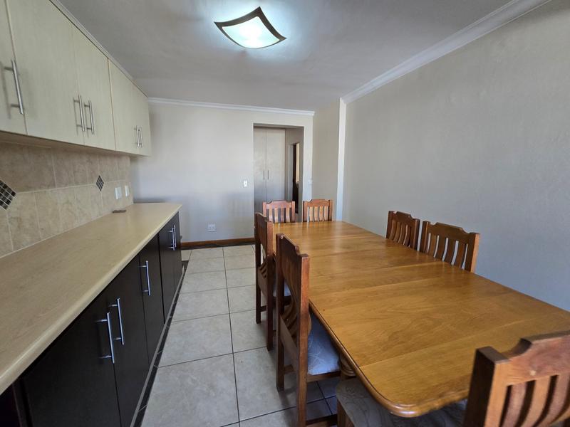 5 Bedroom Property for Sale in Golden Mile Western Cape